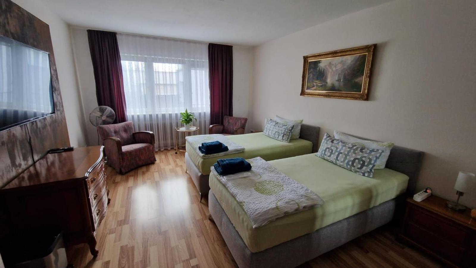 Ferienwohnung - Am Stadtgarten Saarlouis Exteriör bild